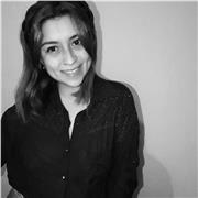 Profesora de inglés para clases virtuales